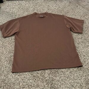 Uniqlo Men's Brown Short Sleeve Mock Neck Tee
